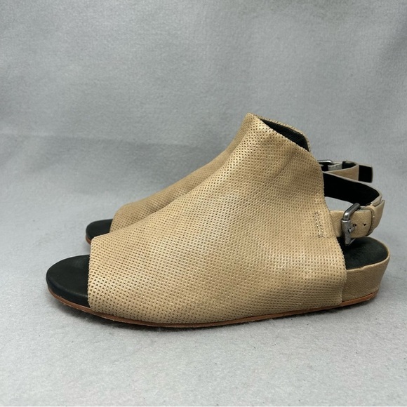 Gentle Souls Womens Rocker 3 Sandals Wedge Heel Slingback Tan Leather 7.5M. - Picture 1 of 13